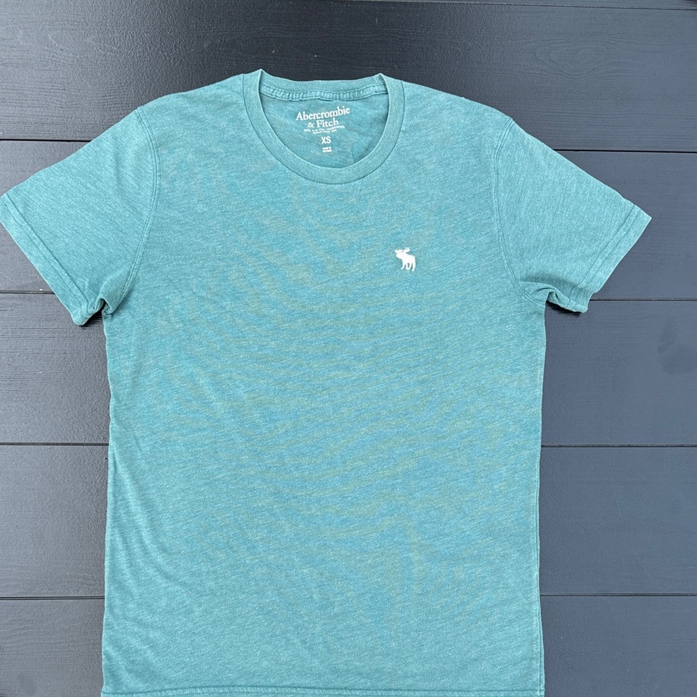 Abercrombie & Fitch Men's Aqua Short Sleeve Tee